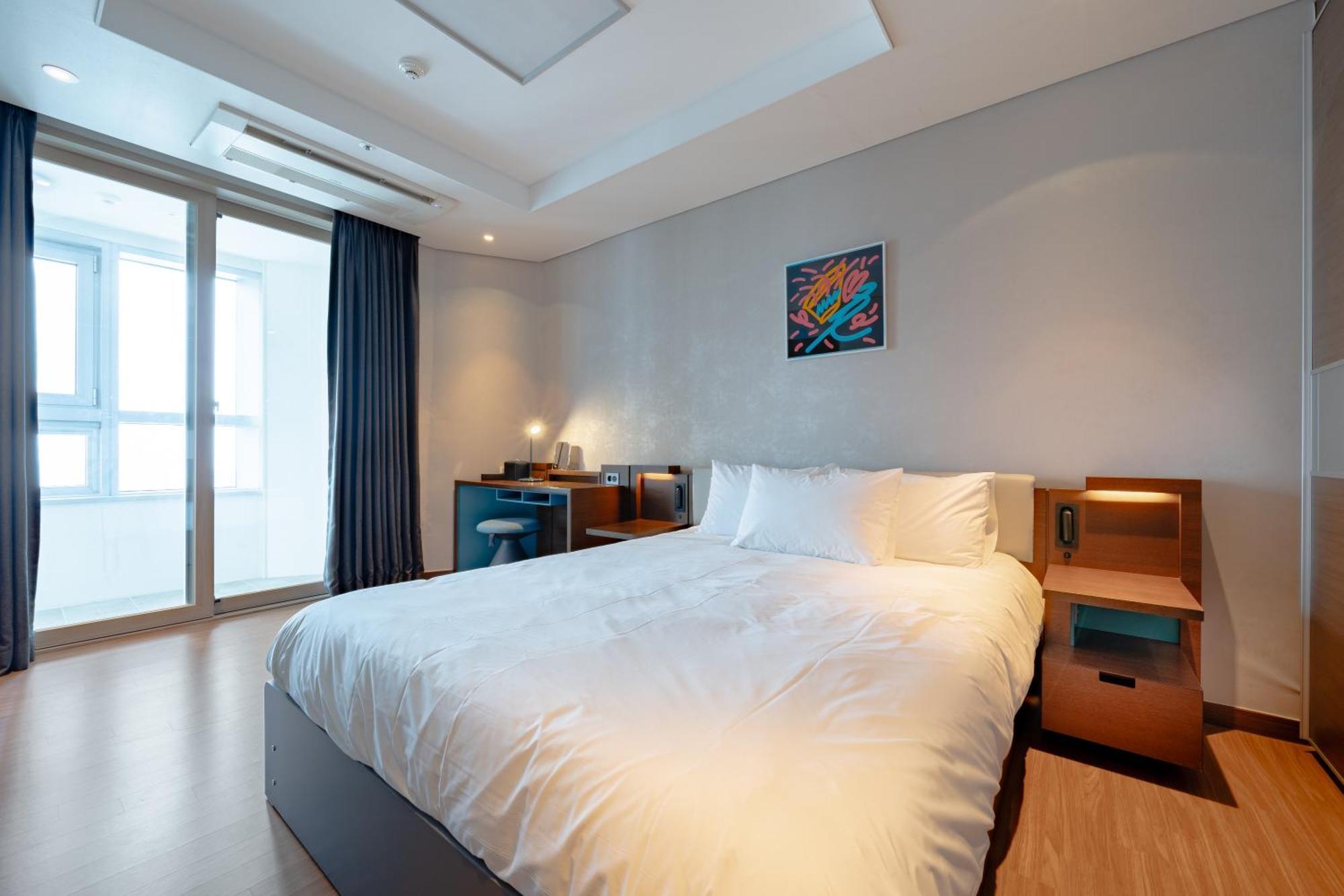 Urbanstay Haeundae Station Puszan Kültér fotó