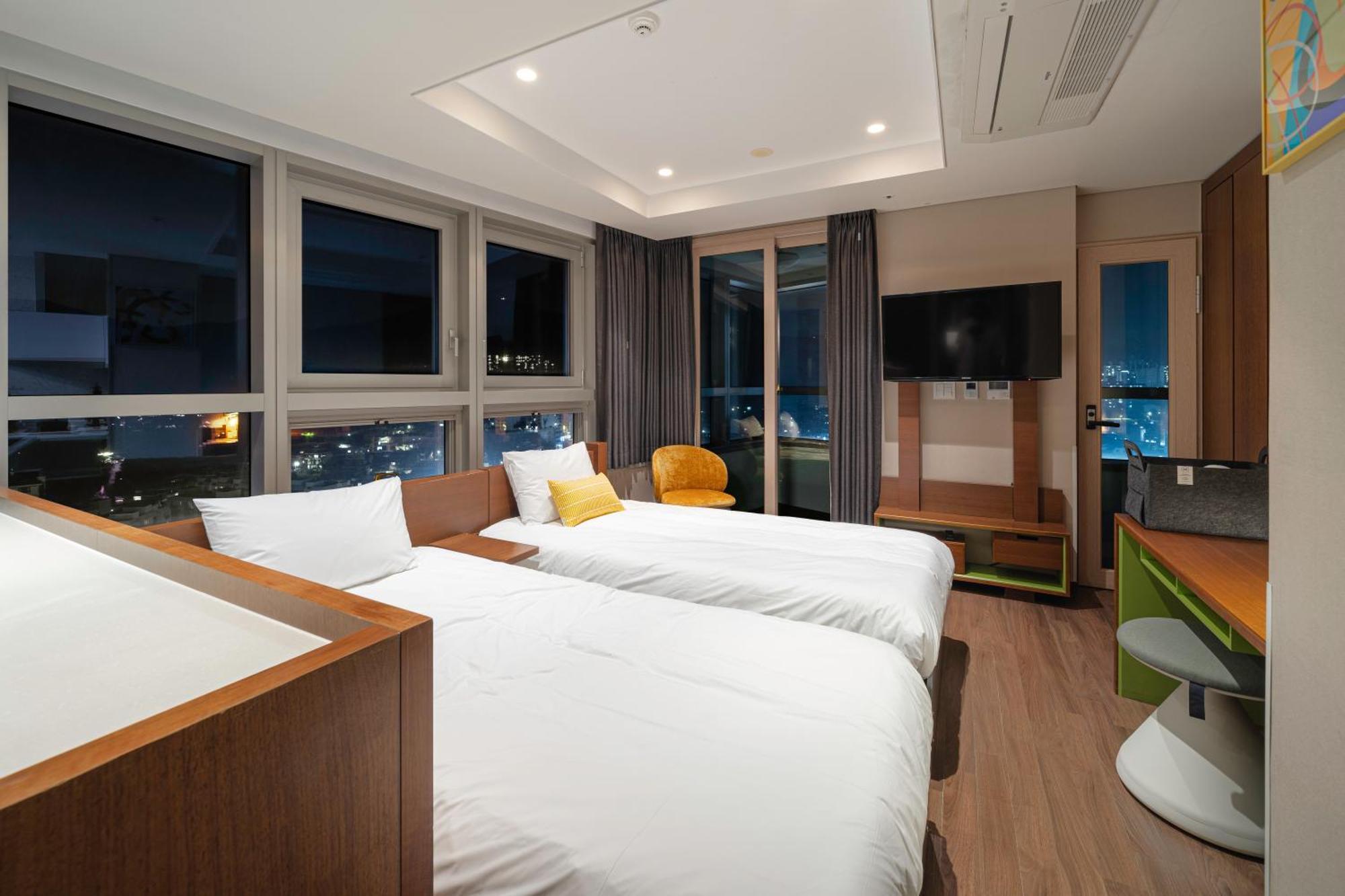 Urbanstay Haeundae Station Puszan Kültér fotó